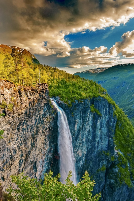 Vettisfossen i Utladalen, Årdal
