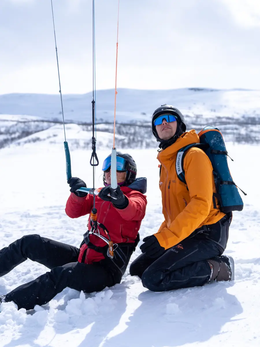 Kitekurs med guide fra Tyin Aktiv som instruerer deltakerne