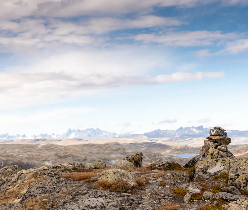 Høsttur til Skørsnøse med fjellutsikt mot Jotunheimen
