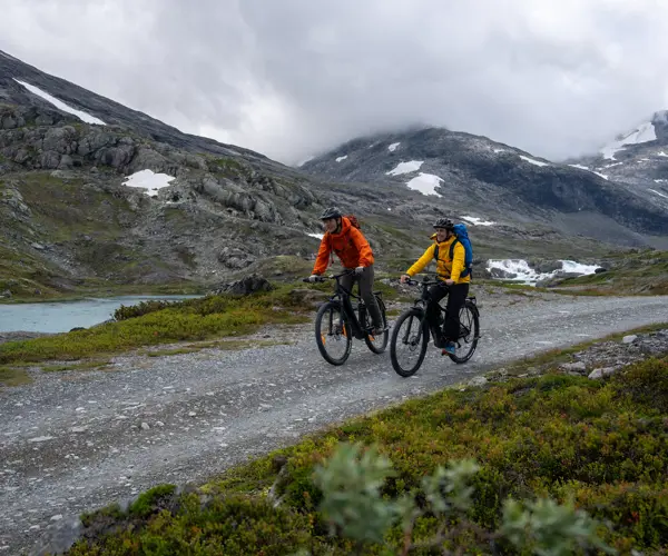 Sykling på Koldedalsvegen ved Jotunheimen